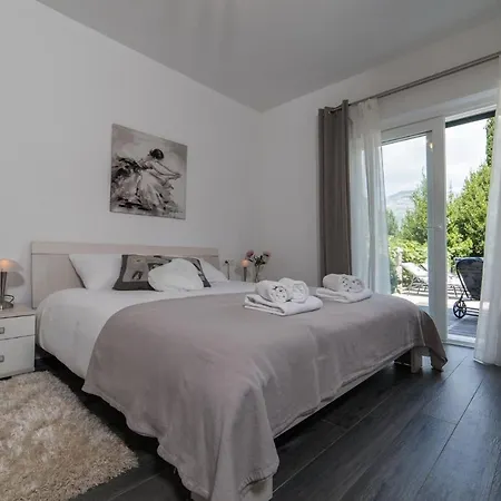 Anita Apartment